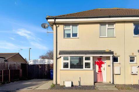 Alexandra Way, Tilbury RM18 3 bed semi