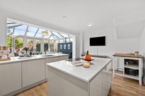 Spires Gardens, Warrington WA2 3 bed townhouse for sale