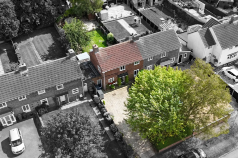 Hilton Road, Wolverhampton WV10 3 bed semi