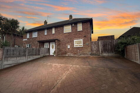 2 bedroom semi-detached house for sale