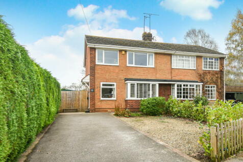 3 bedroom semi-detached house for sale