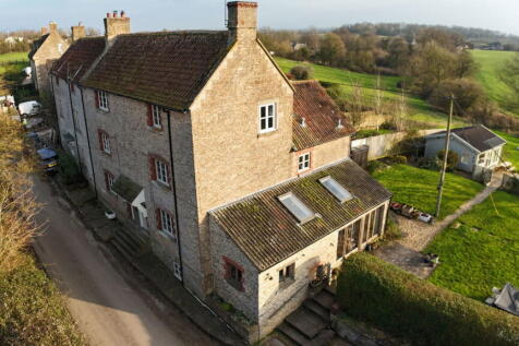 4 bedroom cottage for sale