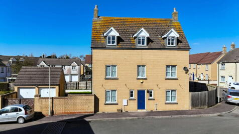 5 bedroom detached house for sale