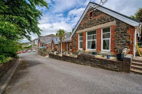 Duffryn Terrace, New Tredegar NP24 6 bed detached house for sale