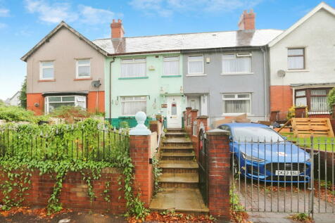 3 bedroom terraced house for sale