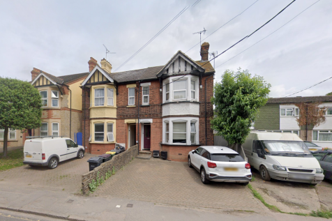 2 bedroom ground floor flat for sale