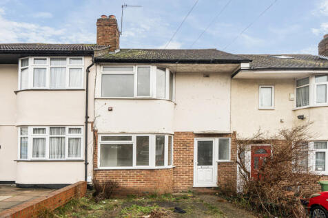 Siverst Close, Northolt, Middlesex 3 bed terraced house for sale