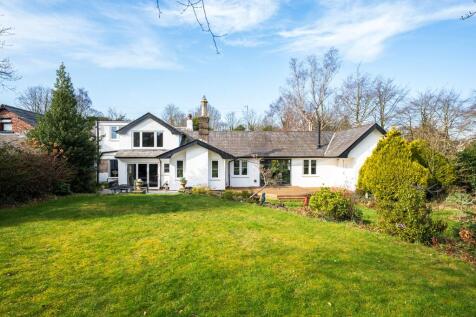 4 bedroom link detached house for sale