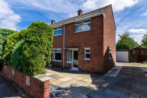 2 bedroom semi-detached house for sale