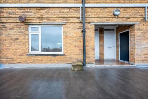 Southport PR8 2 bed flat for sale