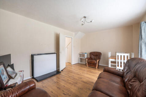 Wrythe Lane, Sutton SM5 2 bed maisonette for sale