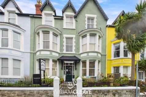 10 bedroom terraced house for sale