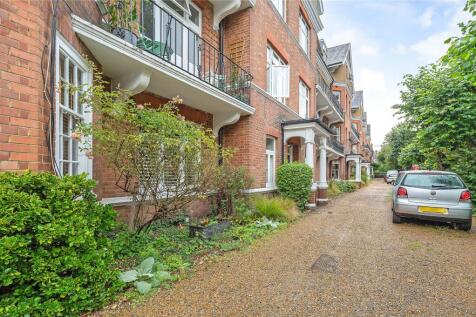 3 bedroom flat for sale