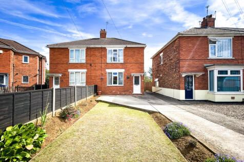 2 bedroom semi-detached house for sale