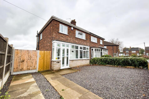 3 bedroom semi-detached house for sale