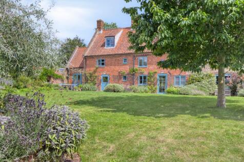 Luxury Country Living in Hindringham 5 bed detached house for sale