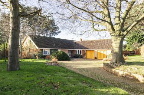 Abbey Road, Sheringham, NR26 4 bed detached bungalow for sale