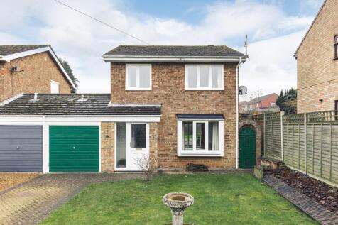 Cromer 3 bed link detached house for sale