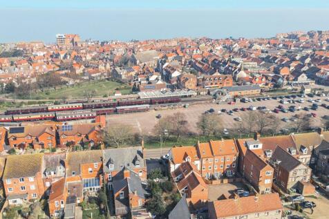 Sheringham 7 bed end of terrace house for sale
