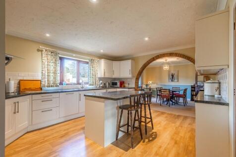 Sheringham 4 bed detached house for sale