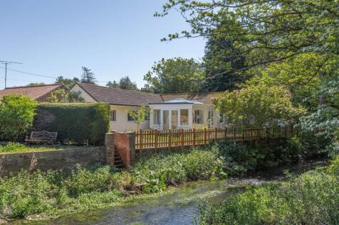 Saxthorpe 2 bed detached bungalow for sale