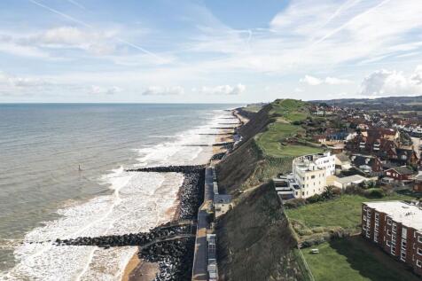 Chain Free in Sheringham 4 bed townhouse for sale