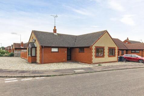 Holt 3 bed bungalow for sale