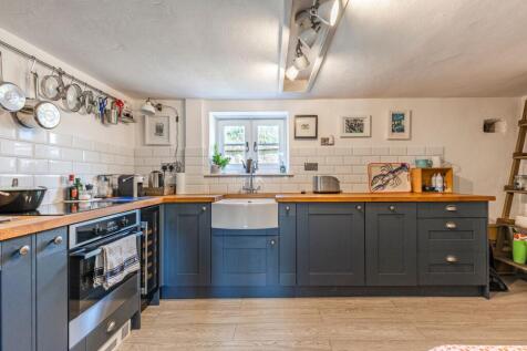 Bodham 2 bed terraced house for sale