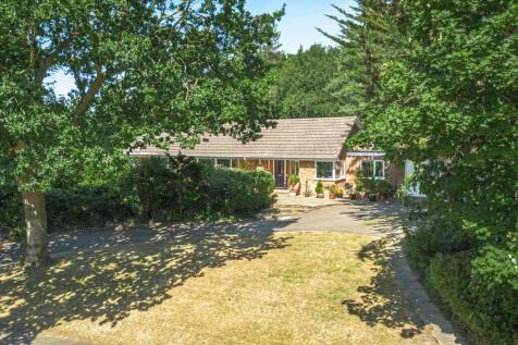 Uplands Park, Sheringham 4 bed detached bungalow for sale