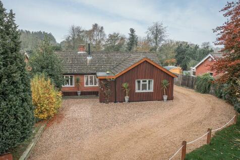 4 bedroom detached bungalow for sale