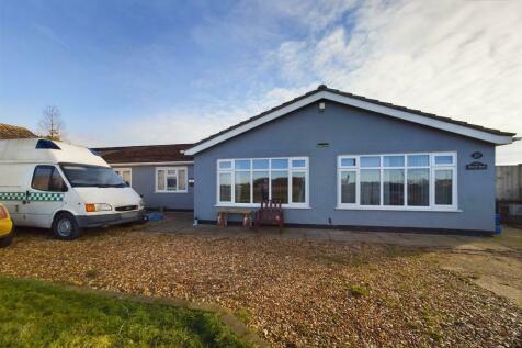 4 bedroom detached bungalow for sale