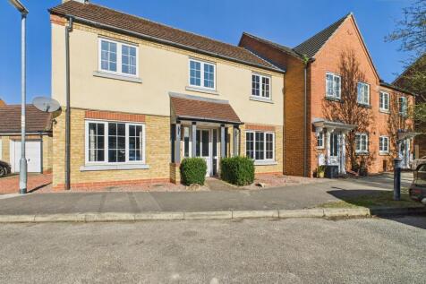 4 bedroom semi-detached house for sale