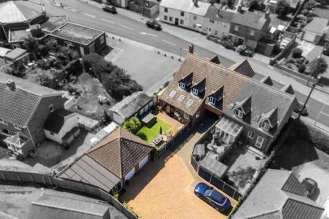 4 bedroom link detached house for sale