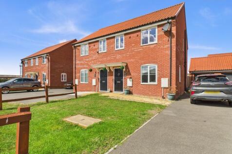 3 bedroom semi-detached house for sale