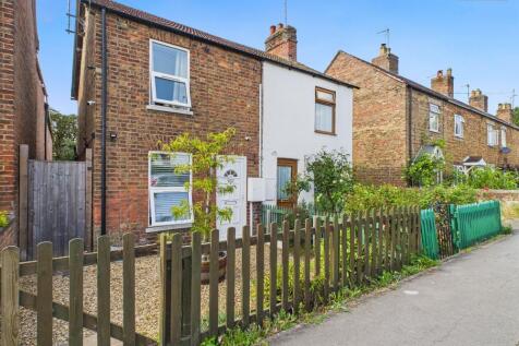 2 bedroom semi-detached house for sale