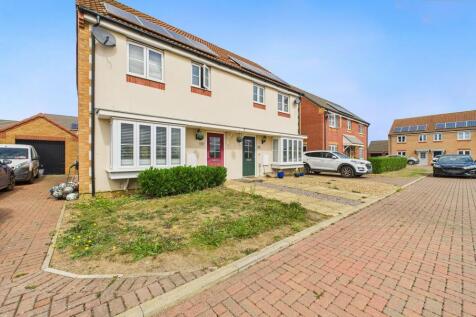 3 bedroom semi-detached house for sale