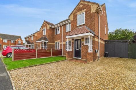 3 bedroom semi-detached house for sale