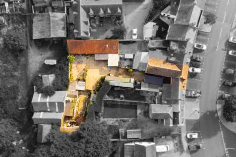 5 bedroom semi-detached house for sale