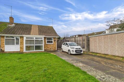 3 bedroom semi-detached bungalow for sale