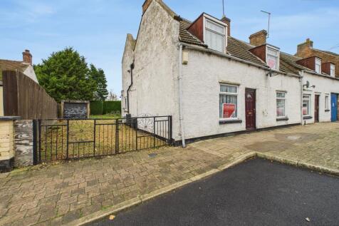 4 bedroom cottage for sale