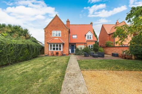 Thornham 4 bed detached house for sale