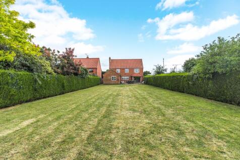 Thornham 4 bed detached house for sale