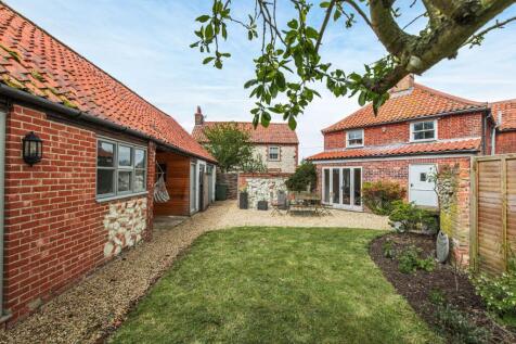 3 bedroom semi-detached house for sale