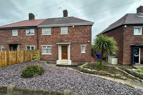 2 bedroom semi-detached house for sale