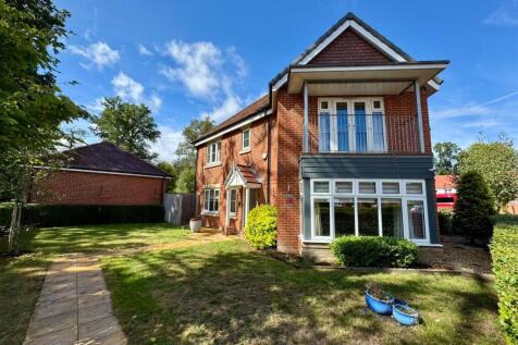 Copse Close, Fleet GU51 4 bed detached house for sale