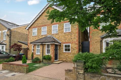 4 bedroom semi-detached house for sale