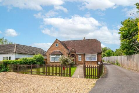 4 bedroom detached bungalow for sale