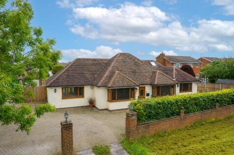 3 bedroom detached bungalow for sale