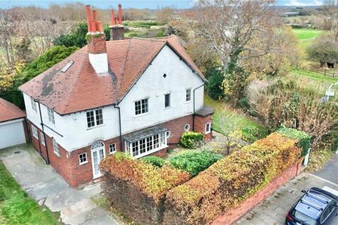 5 bedroom detached house for sale