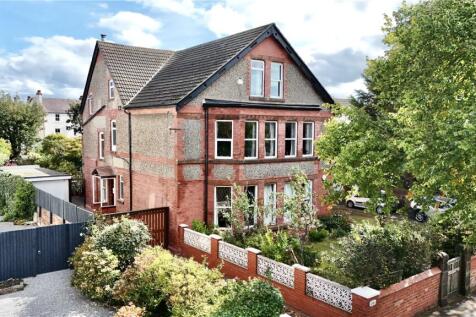 5 bedroom semi-detached house for sale